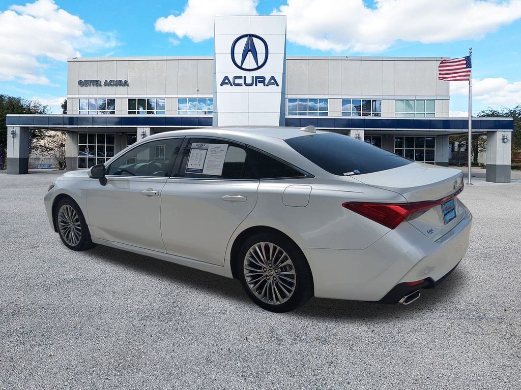 2022 Toyota Avalon Limited photo 7