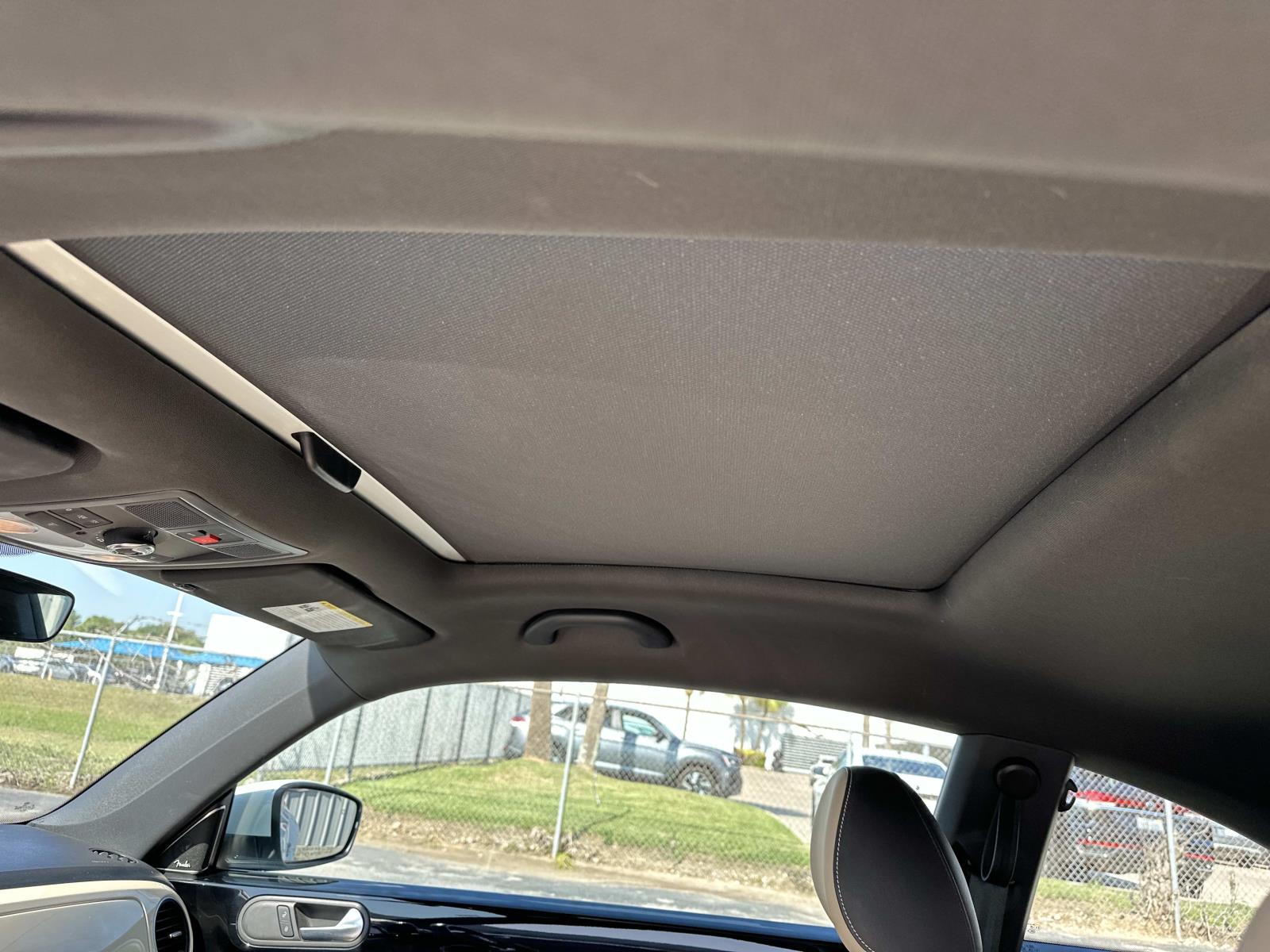 2019 Volkswagen Beetle Final Edition SE photo 8