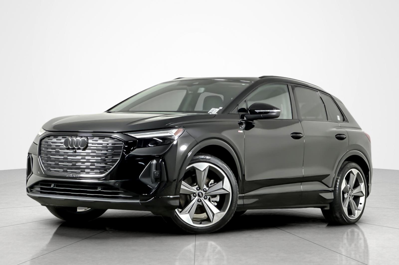 2025 Audi Q4 e-tron Premium Plus's photo