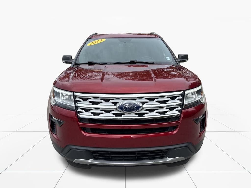 2019 Ford Explorer XLT photo 2