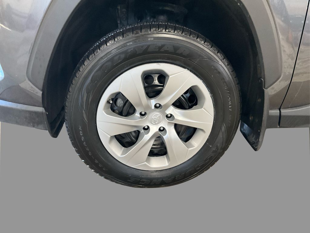 2022 Toyota RAV4 LE photo 27
