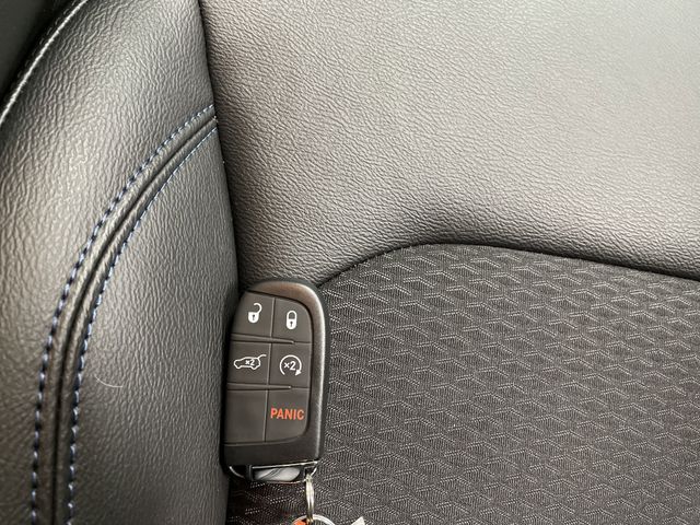 2025 Jeep Compass Latitude Altitude Special Edition photo 21