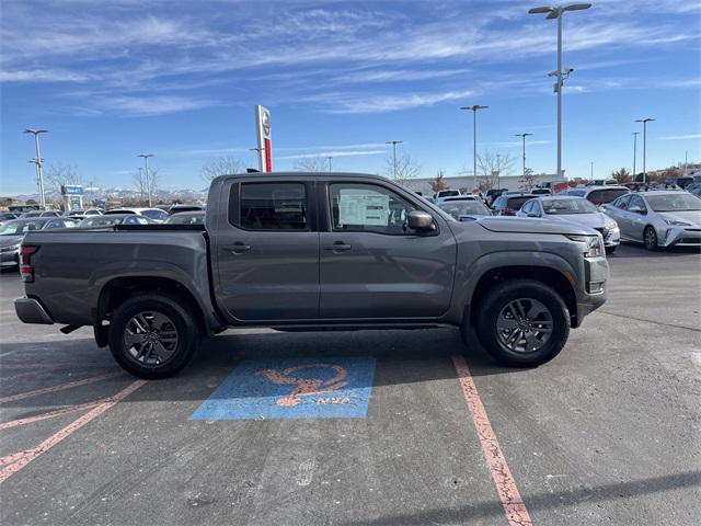 2025 Nissan Frontier SV photo 4