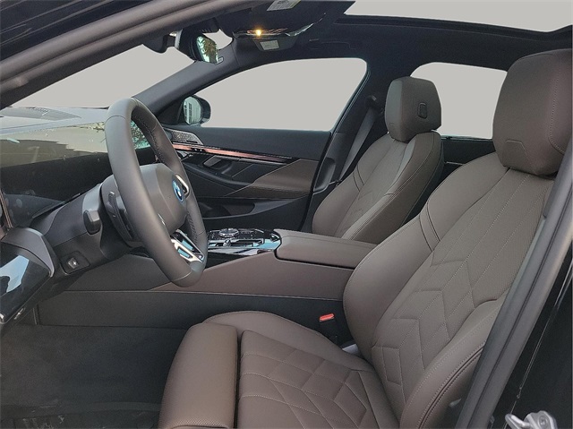 2025 Bmw 550e 550e xDrive photo 18