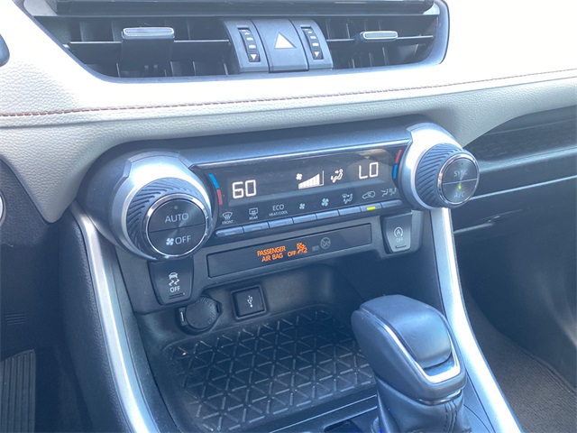 2022 Toyota RAV4 XLE Premium photo 28