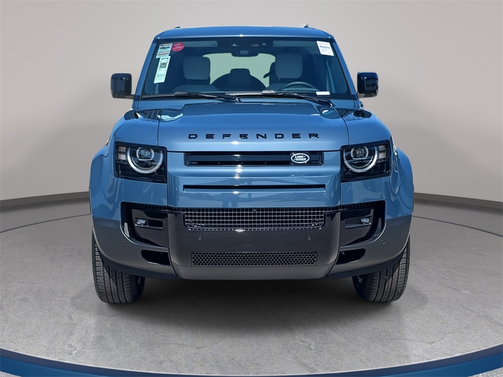 2026 Land Rover Defender 110 S photo 2