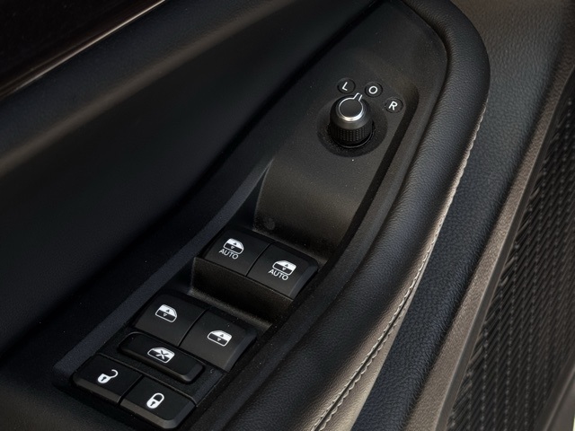 2023 Jeep Grand Cherokee Altitude photo 27