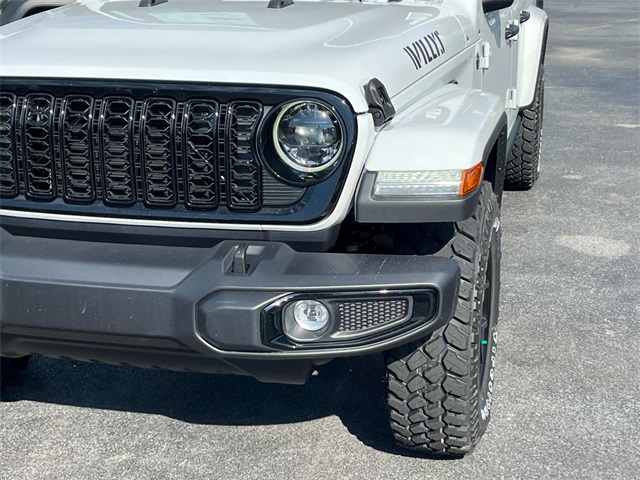 2025 Jeep Gladiator Willys photo 11