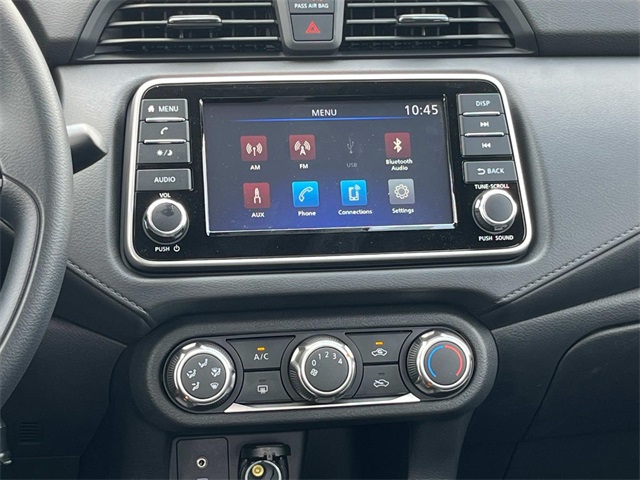 2025 Nissan Versa 1.6 S photo 13