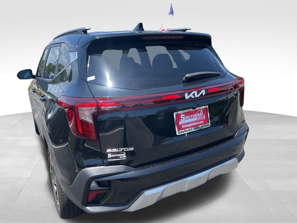 2024 Kia Seltos SX photo 12