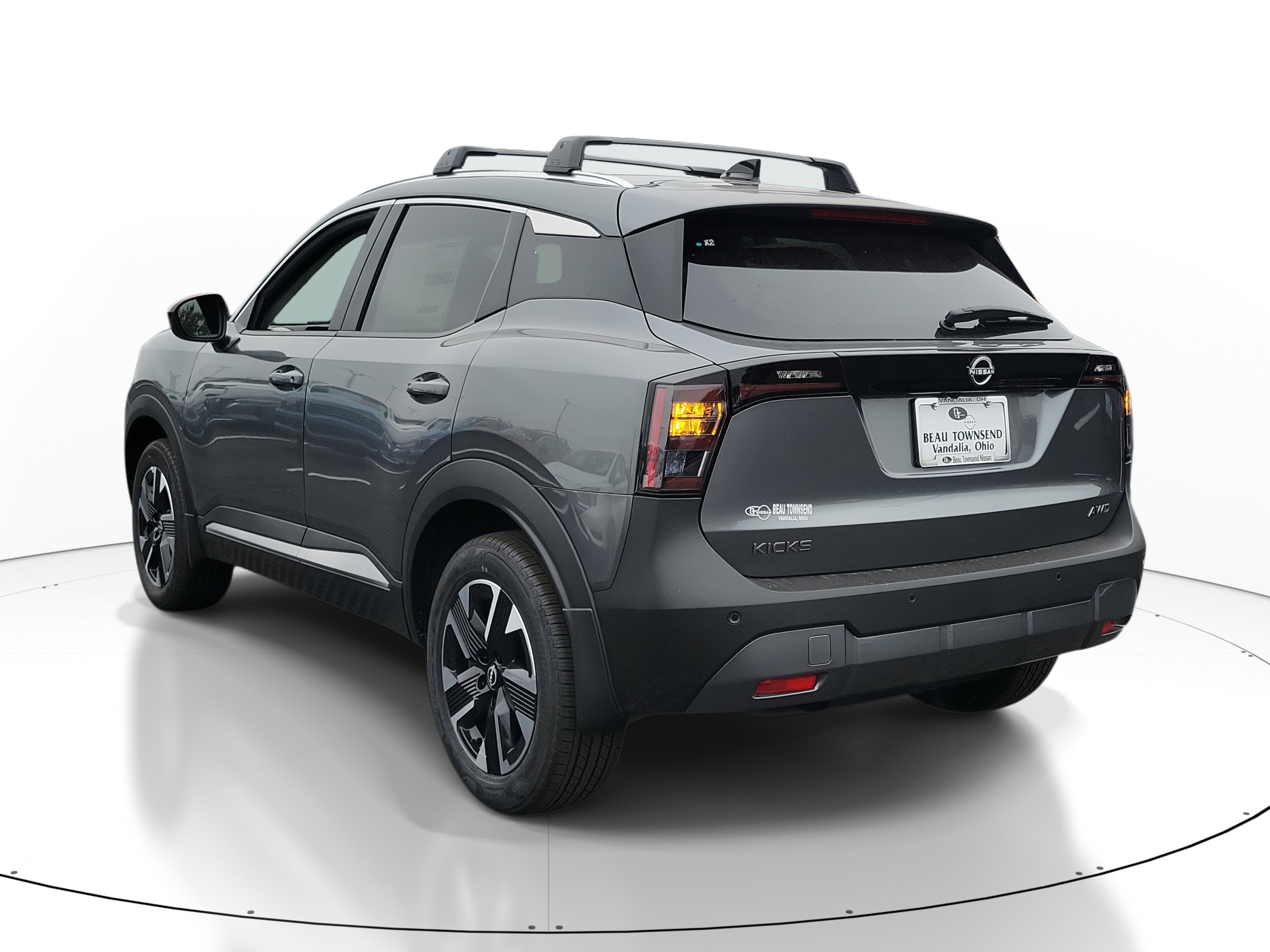 2026 Nissan Kicks SV photo 2
