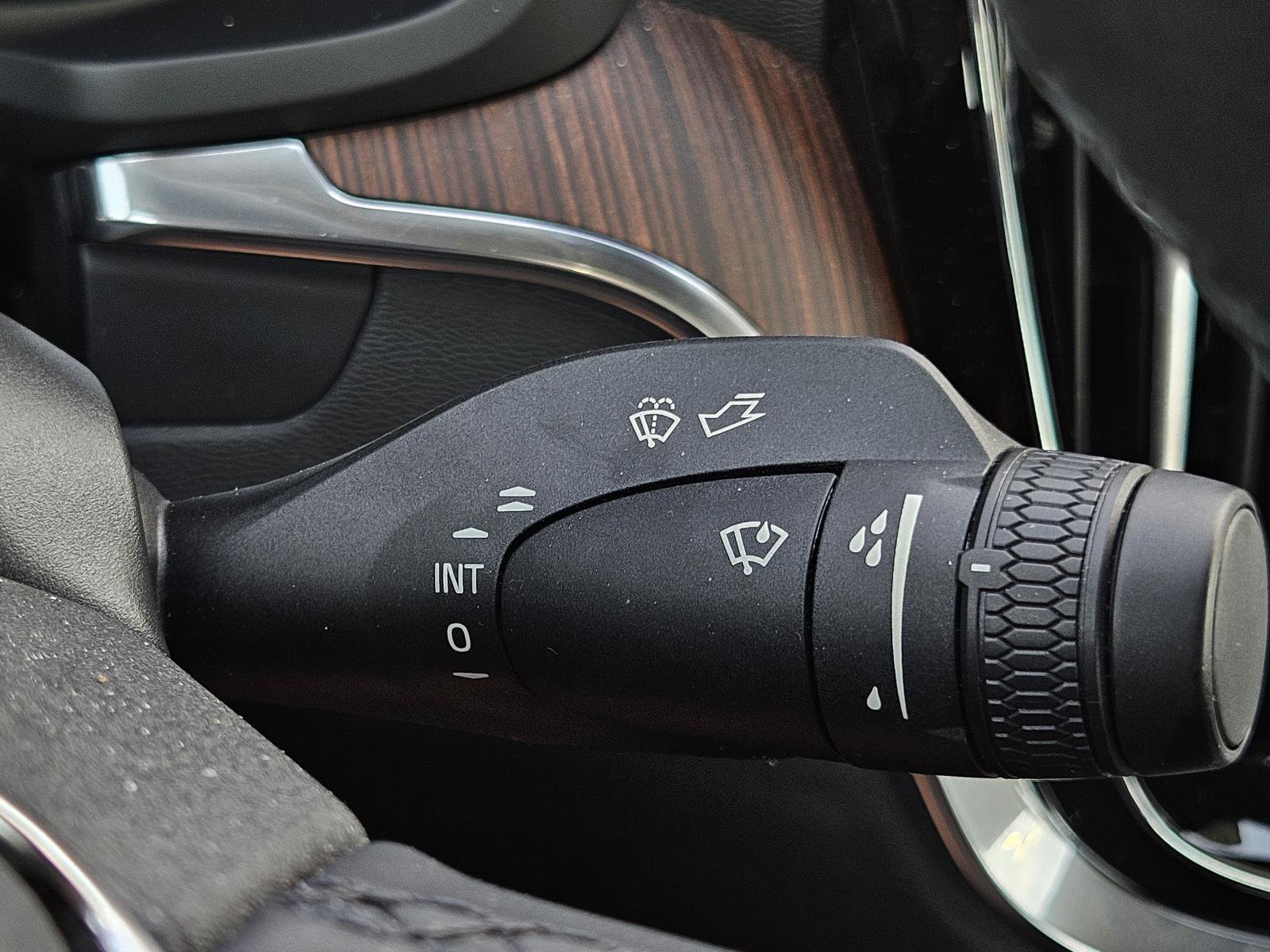 2024 Volvo S60 B5 AWD Plus photo 15