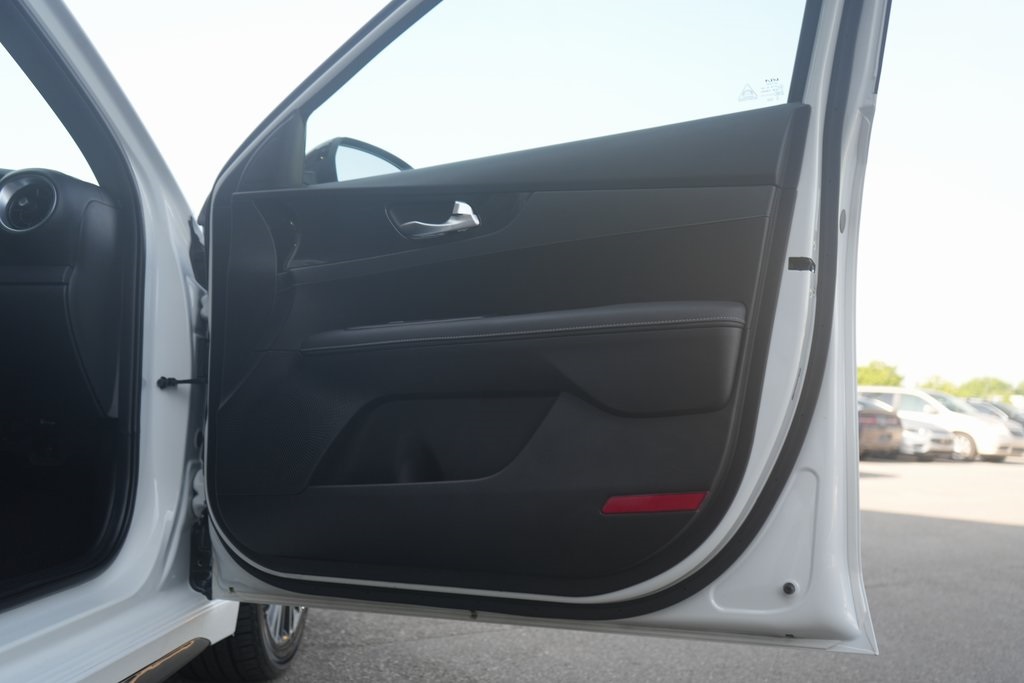 2023 Kia Forte GT-Line photo 36