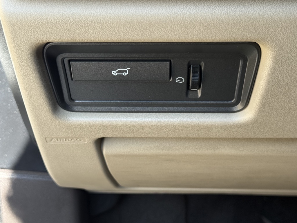 2015 Land Rover Range Rover Evoque Pure photo 12