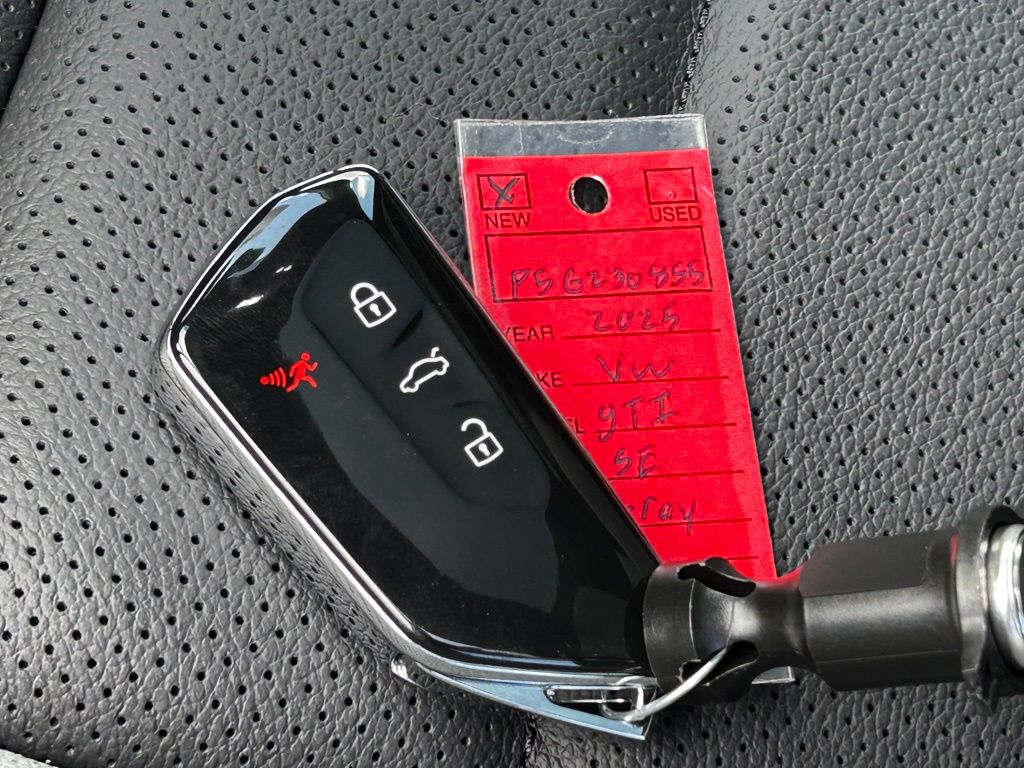 2025 Volkswagen Golf GTI SE photo 45