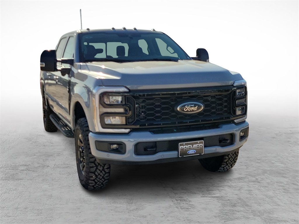 2025 Ford F-250 photo 2
