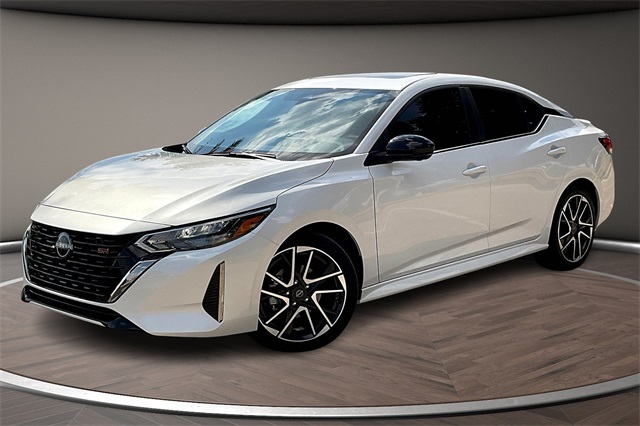 2025 Nissan Sentra SR's photo