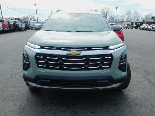2025 Chevrolet Equinox LT photo 2
