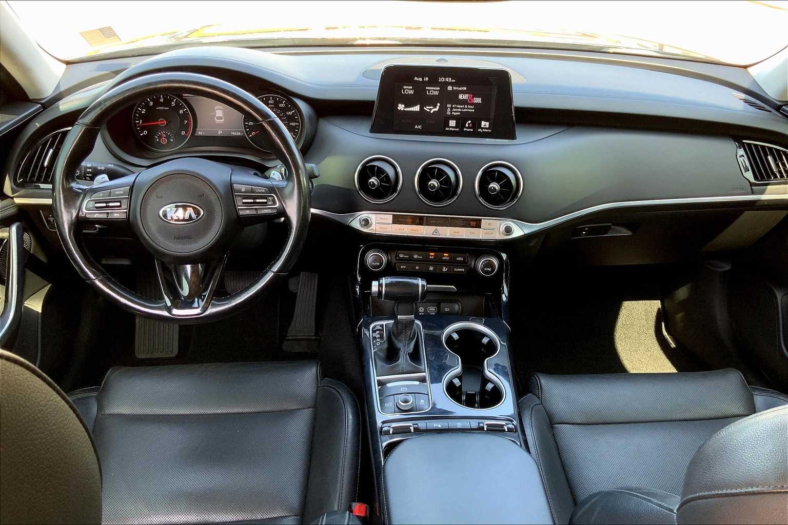2018 Kia Stinger Premium photo 13