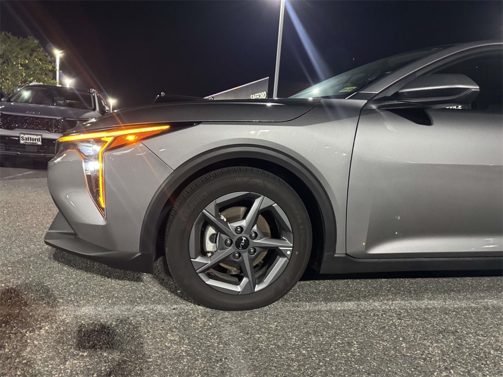 2025 Kia K4 LXS photo 12