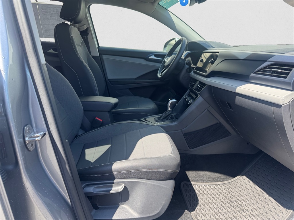 2024 Volkswagen Taos SE photo 14