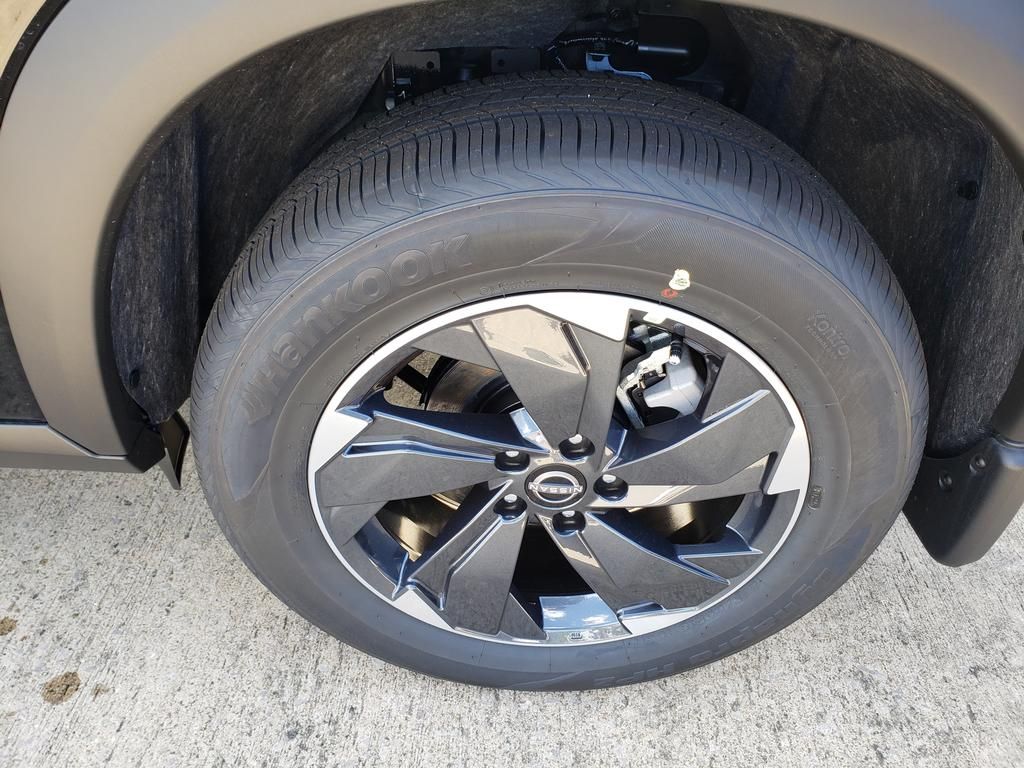 2026 Nissan Rogue SV photo 10