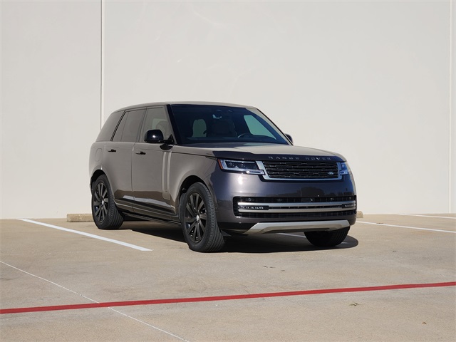 2023 Land Rover Range Rover SE photo 3