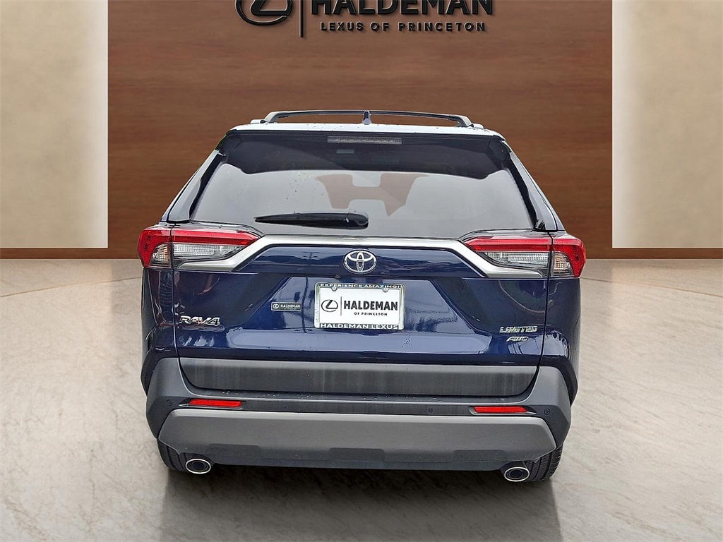 2019 Toyota RAV4 Limited photo 3
