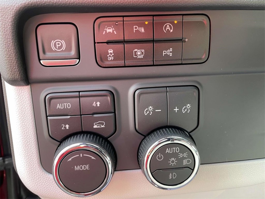 2025 Chevrolet Tahoe Premier photo 20
