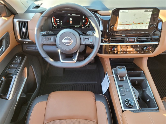 2025 Nissan Pathfinder Platinum photo 16