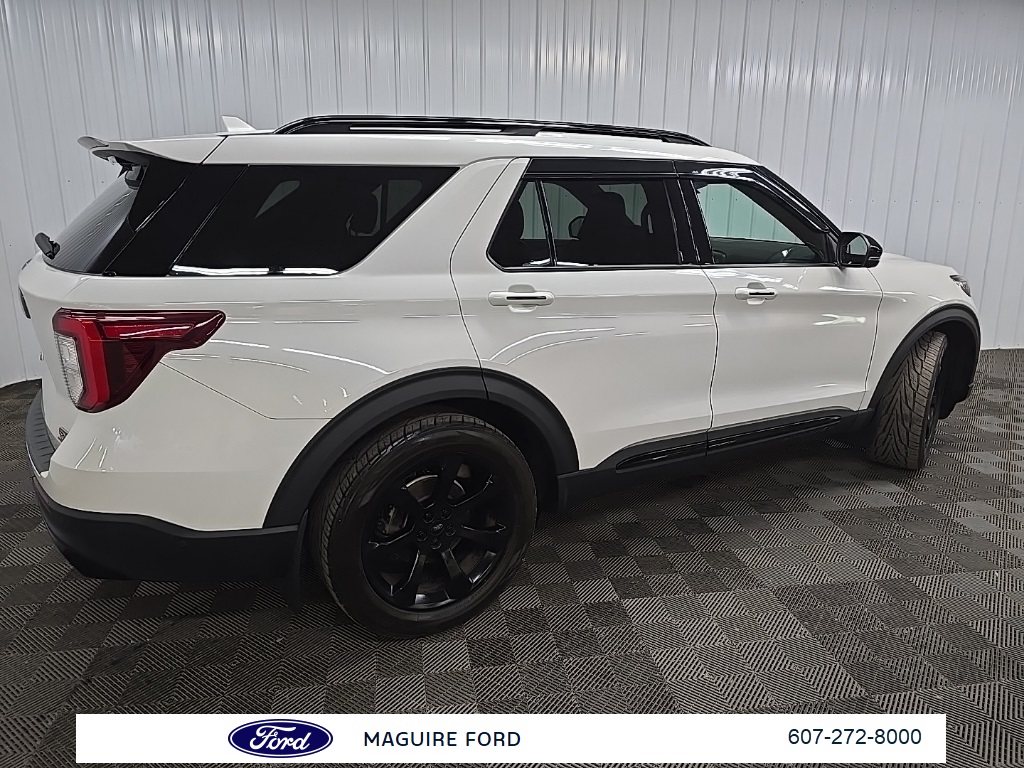 2020 Ford Explorer ST photo 3