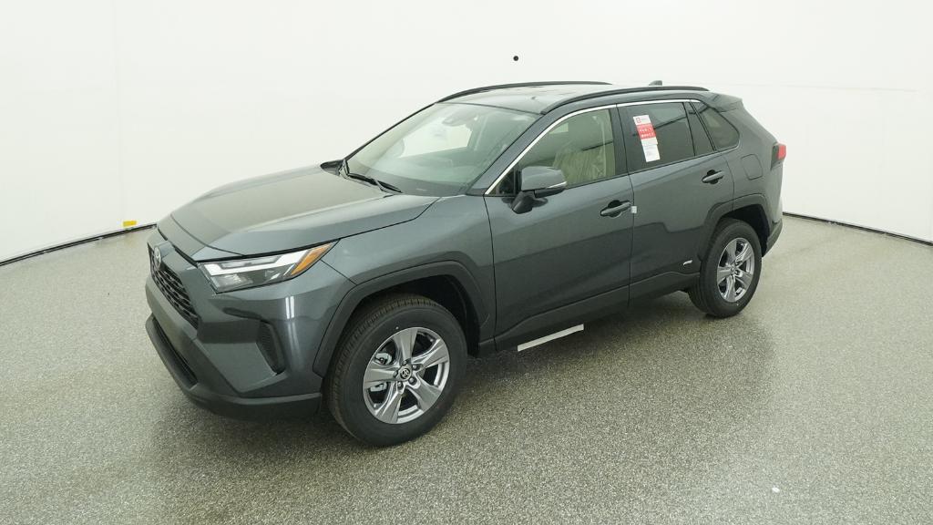 2025 Toyota RAV4 XLE's photo