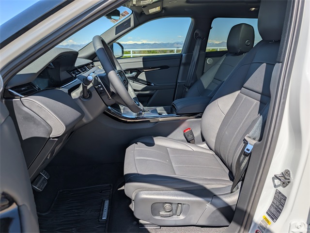2026 Land Rover Range Rover Evoque Dynamic SE photo 6