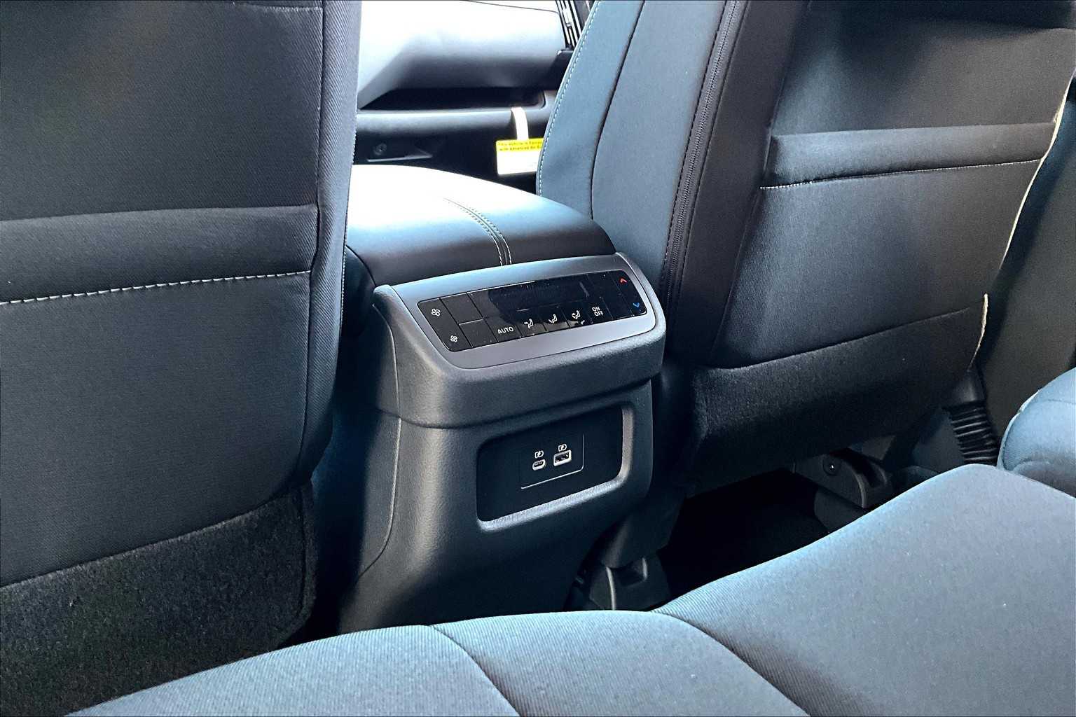 2025 Nissan Pathfinder SV photo 20