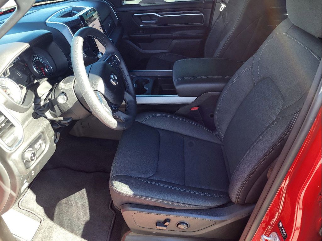 2025 Ram 1500 Big Horn photo 8