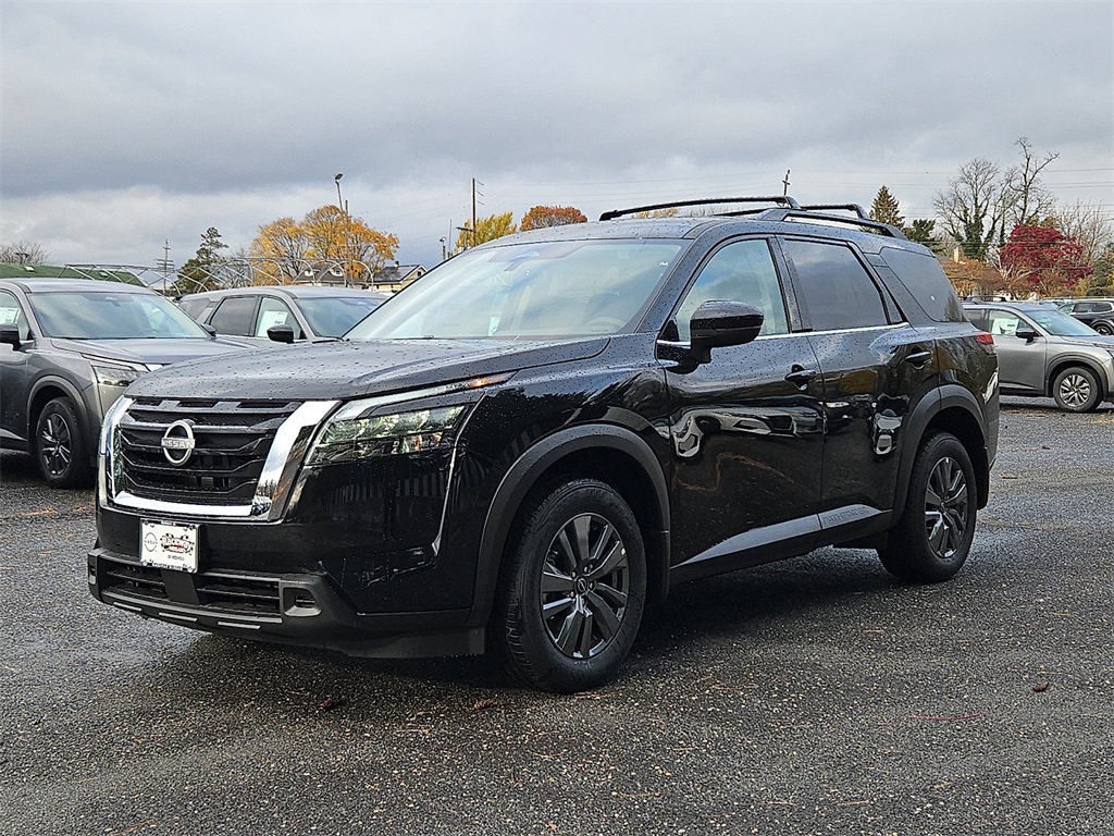 2025 Nissan Pathfinder SV photo 2