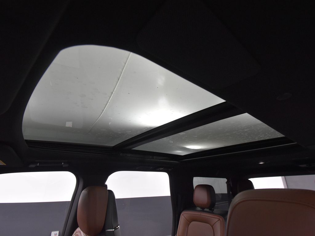 2024 Lincoln Navigator Reserve Luxury Monochromatic photo 18