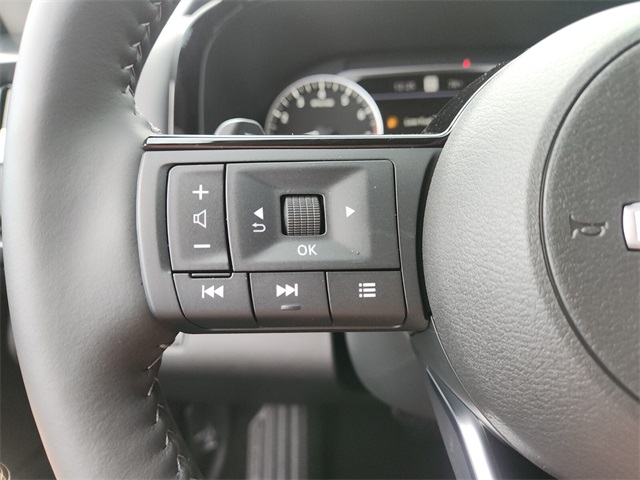 2025 Nissan Pathfinder SL photo 16