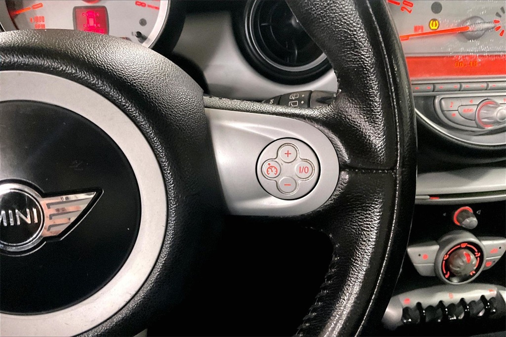 2010 MINI COOPER - Image 17