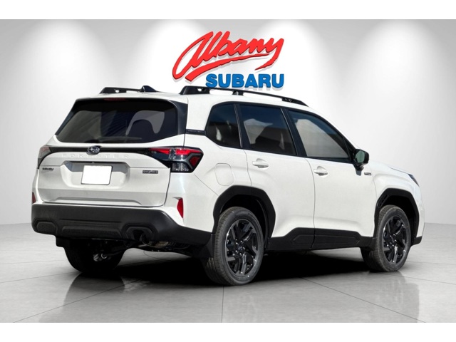 2025 Subaru Forester Premium photo 3