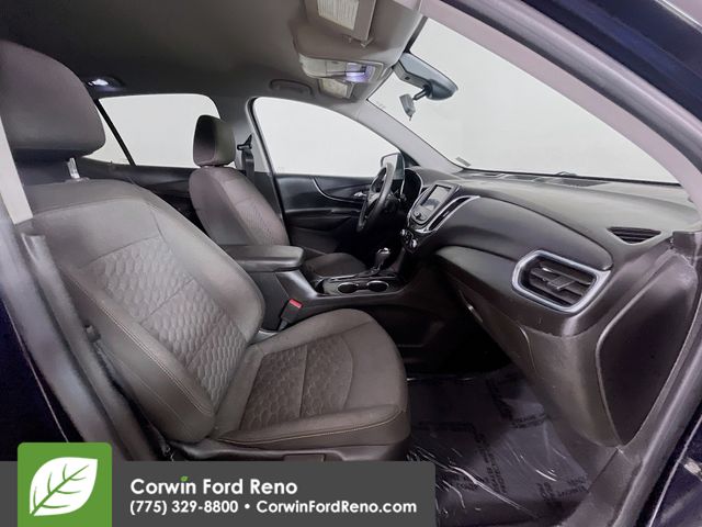 2020 Chevrolet Equinox LT photo 24