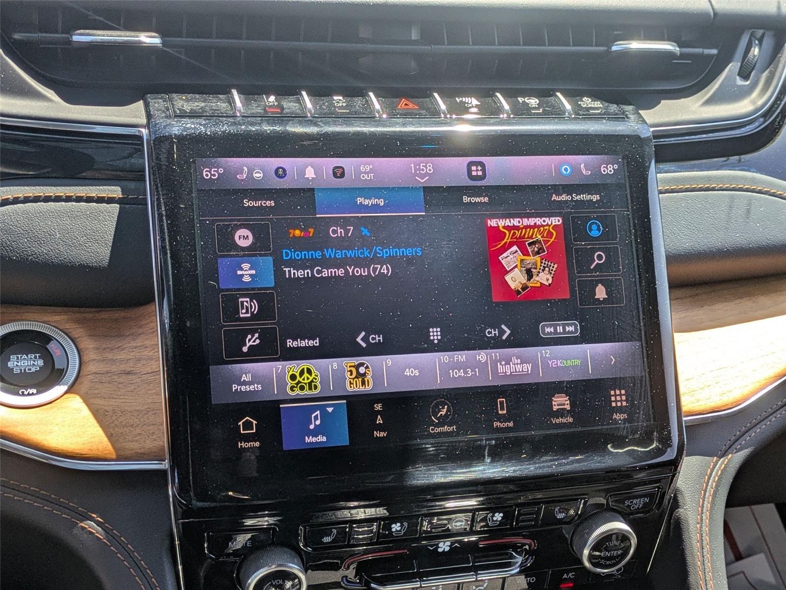 2023 Jeep Grand Cherokee L Summit Reserve photo 19