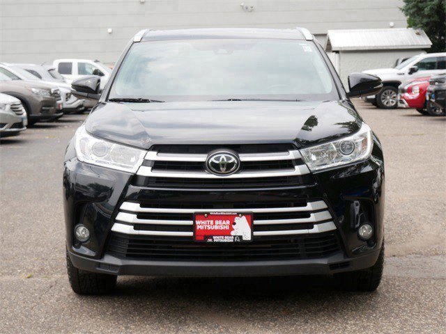 Used 2019 Toyota Highlander XLE with VIN 5TDJZRFH1KS564509 for sale in White Bear Lake, Minnesota