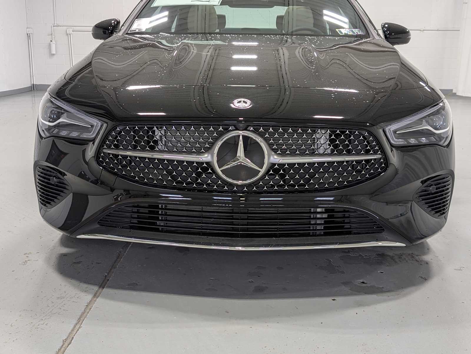2025 Mercedes Benz CLA 250 4MATIC photo 2