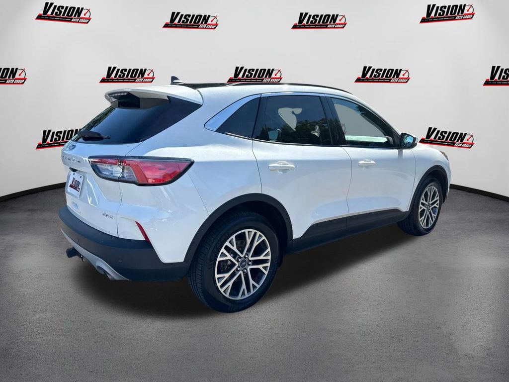 2022 Ford Escape SEL photo 5