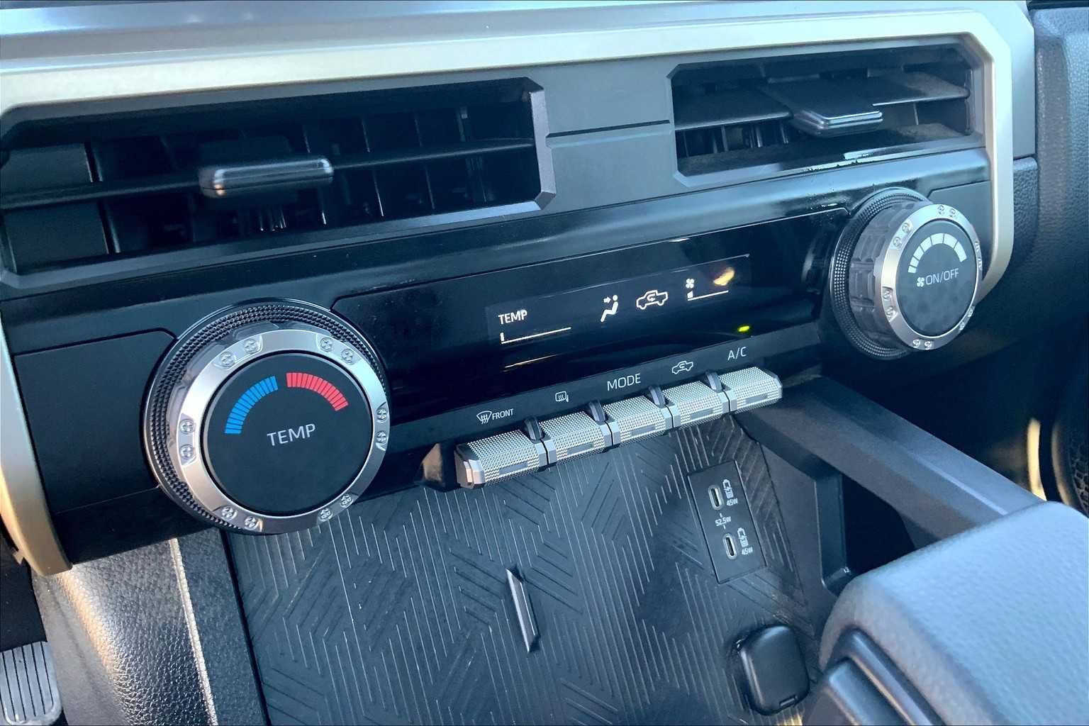 2024 Toyota Tacoma SR5 photo 31