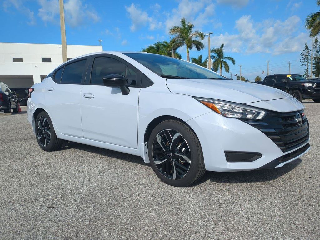 2025 Nissan Versa SR photo 3