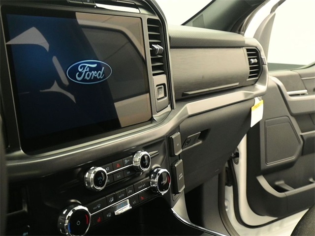 2025 Ford F-150 XLT photo 12