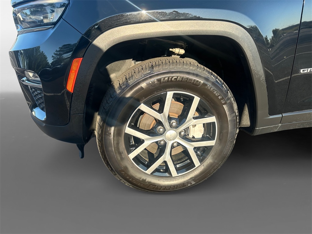2024 Jeep Grand Cherokee Limited photo 13