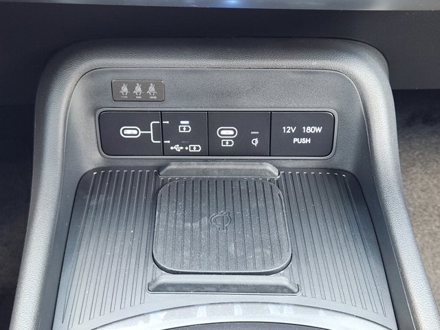 2026 Hyundai Kona SEL photo 8